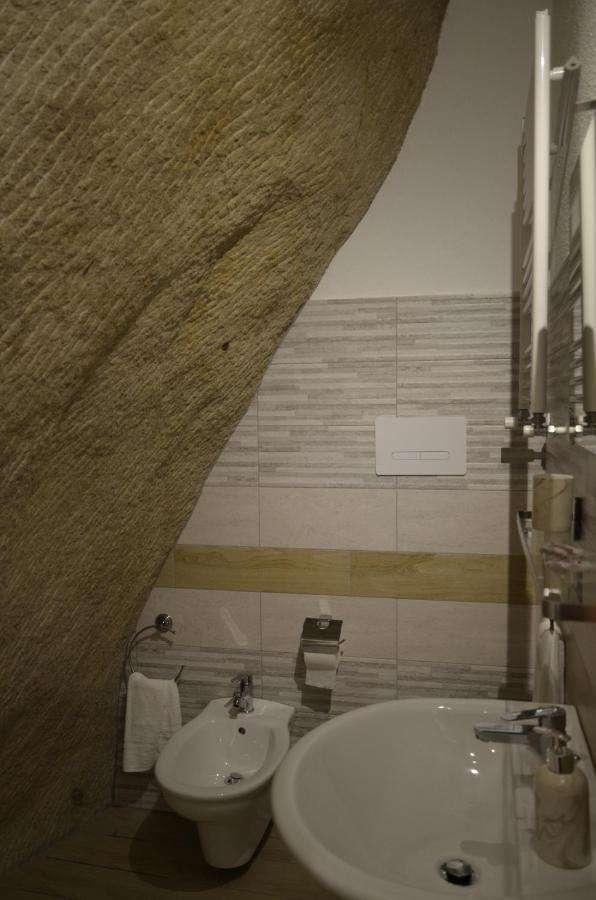 B&B La Casa Sulla Roccia 皮耶特拉佩尔托萨 外观 照片