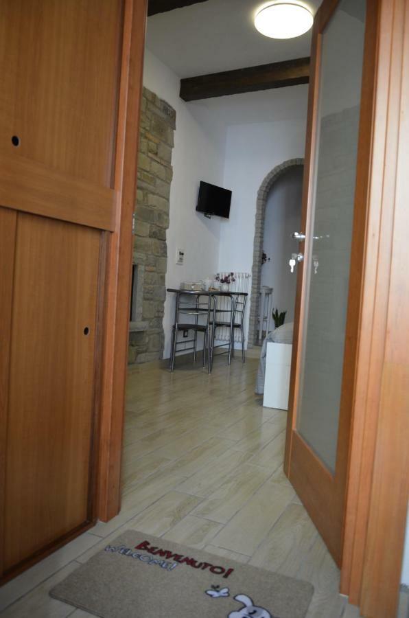 B&B La Casa Sulla Roccia 皮耶特拉佩尔托萨 外观 照片