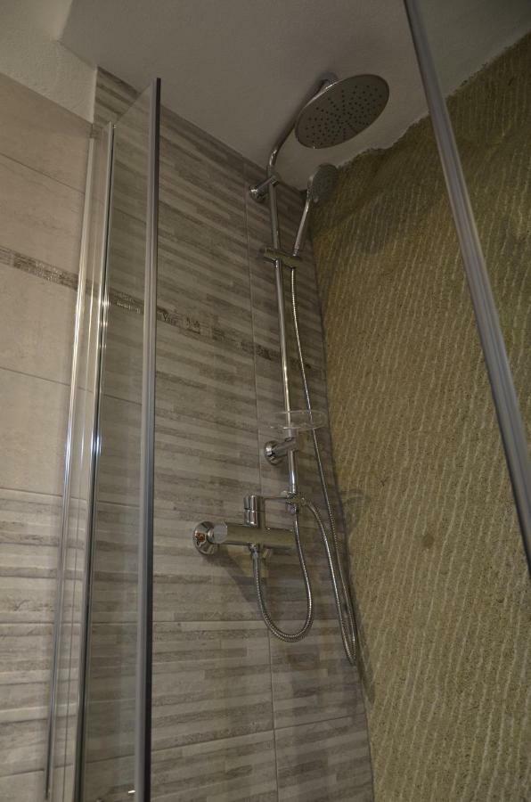 B&B La Casa Sulla Roccia 皮耶特拉佩尔托萨 外观 照片